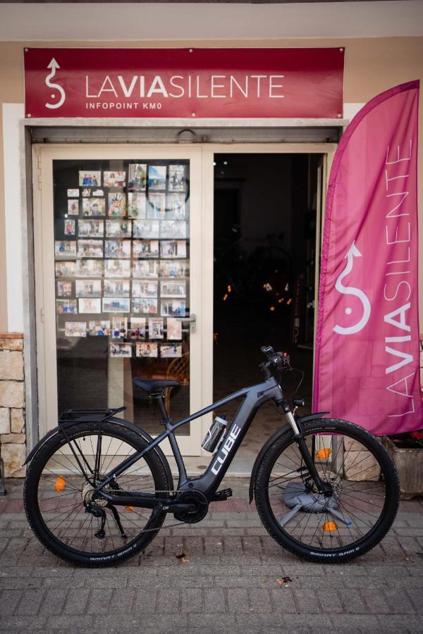 B&B Dell'Infopoint-La Via Silente Castelnuovo Cilento Kültér fotó